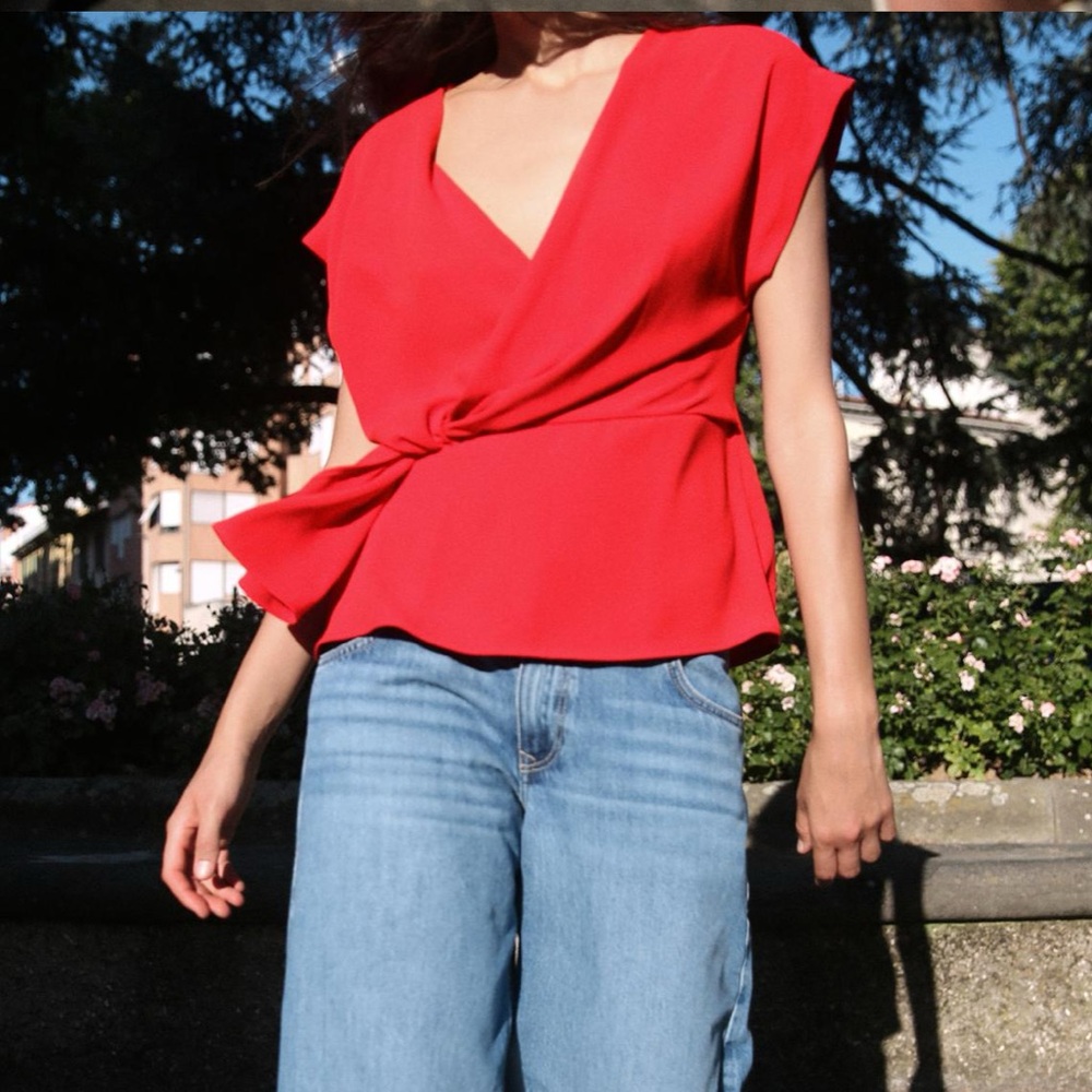 Zara - Knotted crepe top - Red -Size S